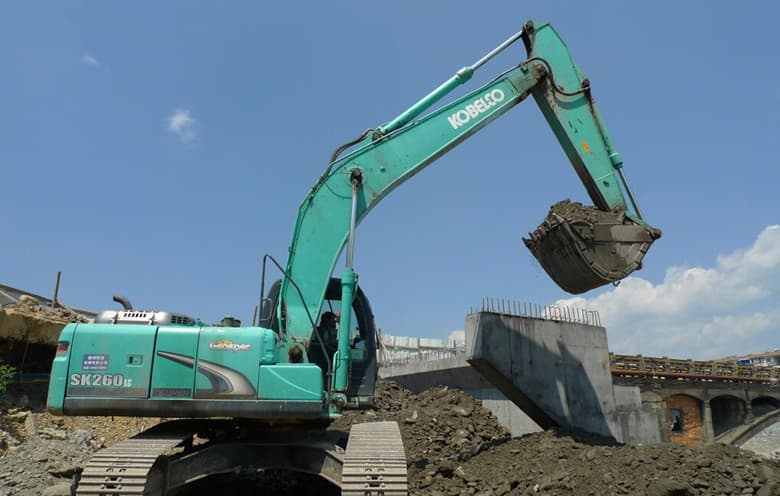 Used excavator SK260- KOBELCO